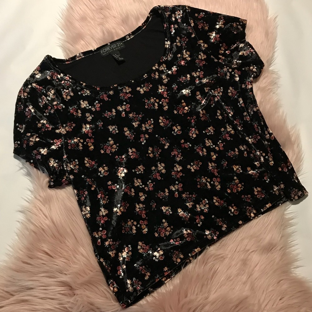 Forever 21 Plus Velvet Floral Crop Top